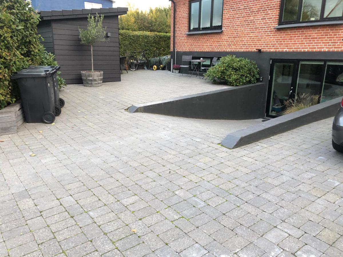 Nyistandsat Hojloftet Kaelderlejlighed Pa 70 M2 I Viborg Centrum, Med Plads Til 4 Personer Ngoại thất bức ảnh